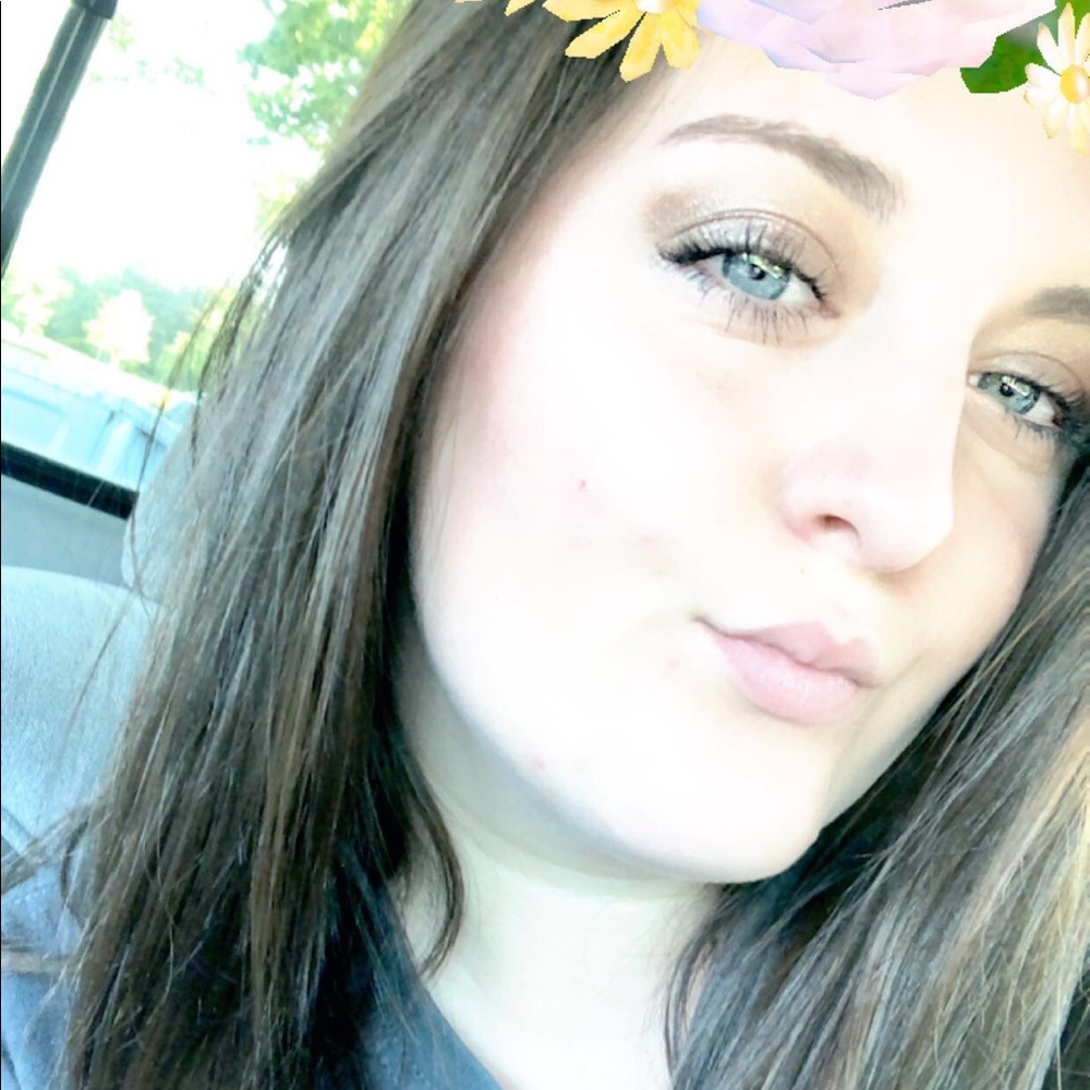 Meet your Posher, Brittany